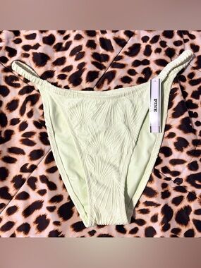 ✨Victoria’s Secret PINK Brazilian Bikini Bottoms✨